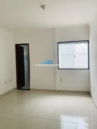 Imagem Casa para Venda em Feira de Santana, Tomba, 3 dormitórios, 1 suíte, 2 banheiros