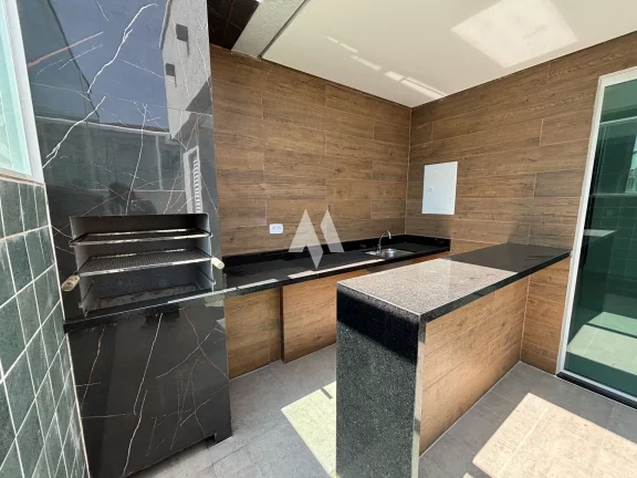 Imagem Casa Sobreposta com 3 dormitórios e 3 suítes com piscina - Boqueirão / Santos