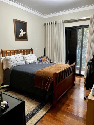 Imagem Casa térrea com 3 quartos (todos suítes, sendo a máster com closet), em terreno de 750 m² e 374 ...