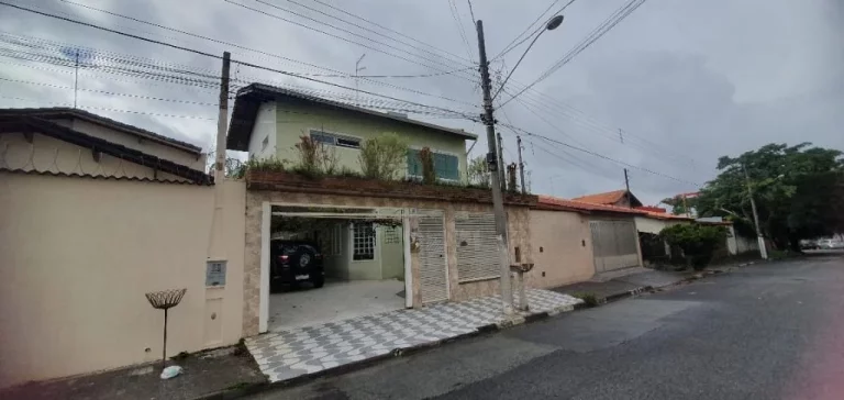 Imagem Sobrado com 3 dormitórios à venda, 250 m² por R$ 950.000,00 - Jardim Medina - Poá/SP