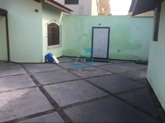 Imagem Maravilhosa casa com 218m² de área construída, 3 dormitórios à venda no Centro de Ubatuba.