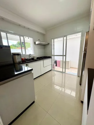 Imagem Sobrado à venda com 3 quartos, sendo 1 suíte, no condomínio Rio Preto, Atibaia - SP