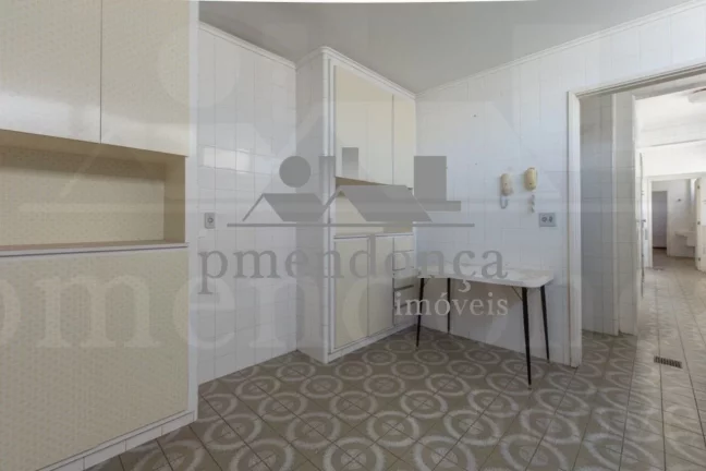Imagem Apartamento em Higienópolis com 3 dormitórios (1 suíte) e 2 vagas, 240m²