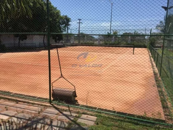 Imagem Vendo excelente lote no Condomínio fechado Extremo Oriental, posição sul, medindo 18m00 X 30m00 (540,00 m2).