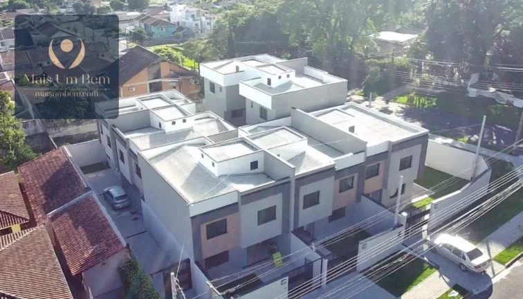 Imagem Sobrado 113 m² com 3 quartos (1 suíte) à venda por R$ 680.000 - Boa Vista - Curitiba/PR