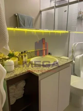 Imagem Vendo apartamento 60m2, 2 quartos, sendo 1 suíte, móveis em laca fosca, todo com móveis sob medid...