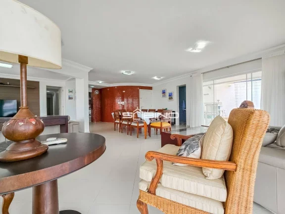 Imagem Cobertura de Alto Padrão à venda na Riviera, com 4 suítes 240m² de área útil, 5 vagas de garagem
