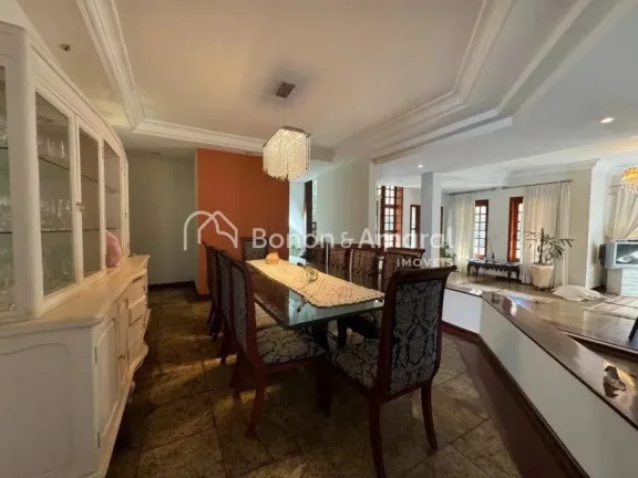 Imagem Casa charmosa e aconchegante com ambientes bem distribuídos, oferecendo hall de entrada com lavabo,...