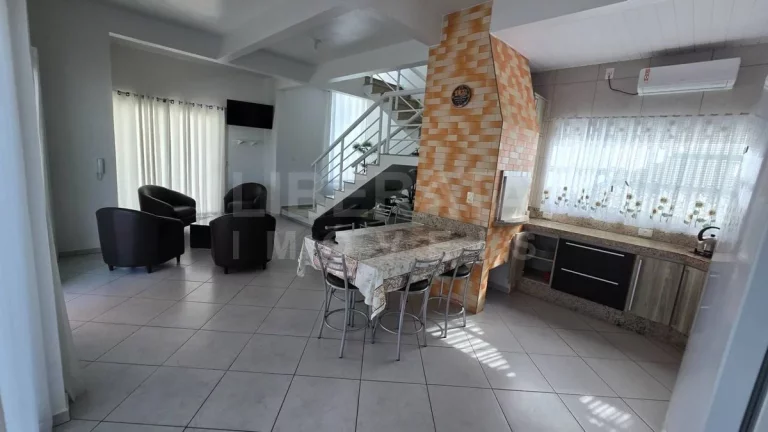 Imagem Casa para alugar na Meia Praia, Navegantes