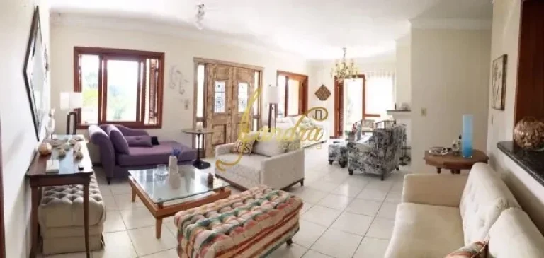 Imagem Casa térrea mobiliada e decorada em dois lotes, ótima localização