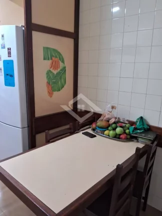 Imagem Apartamento Exclusivo na 3ª Quadra da Praia de Ipanema – 250m²