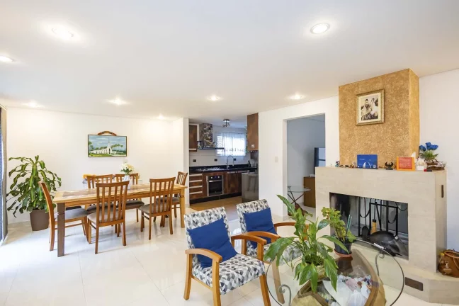 Imagem Casa térrea em condomínio em Santa Felicidade 2 suites