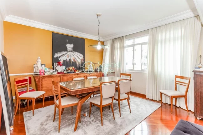 Imagem Linda cobertura triplex em rua super procurada do bairro. São 391m2 com 4 dormitórios ( 1 suíte )...