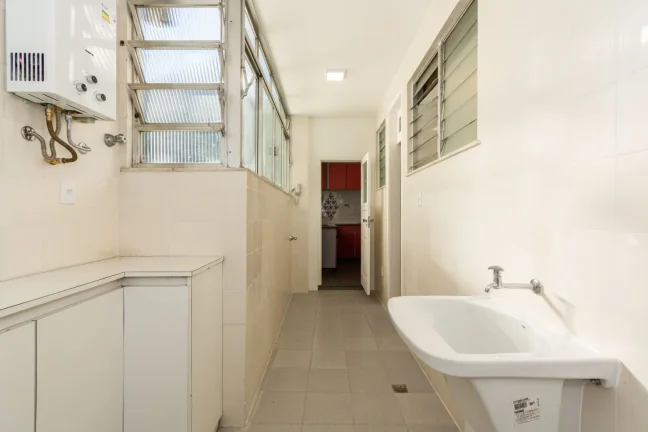 Imagem Apartamento 155M², 4Q, 1 Suíte, 2 Banheiros, 2 Vagas, Playground, Área Verde, Armários.