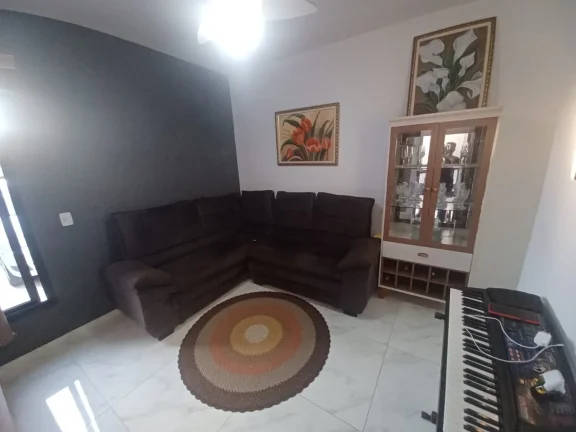 Imagem Linda casa térrea com 02 dormitórios- Jardim Santa Marcia- Votorantim