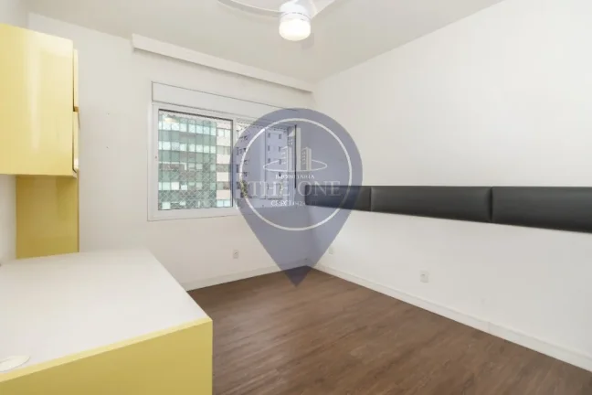 Imagem Apartamento à venda em Pinheiros, São Paulo-SP: 3 quartos, 1 suíte, 2 salas, 1 banheiro, 1 vaga de garagem, 105 m².