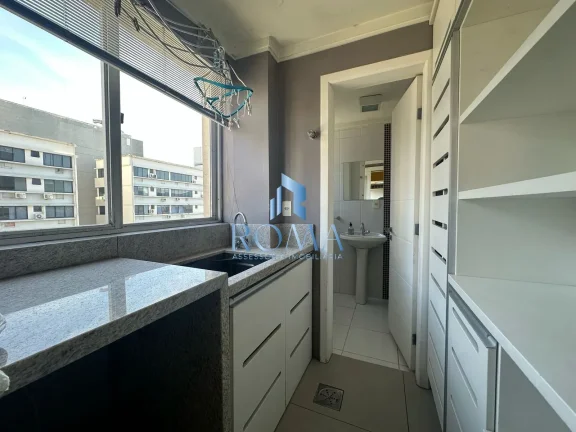 Imagem Apartamento semimobiliado de 03 dormitórios no Centro de Santa Maria.