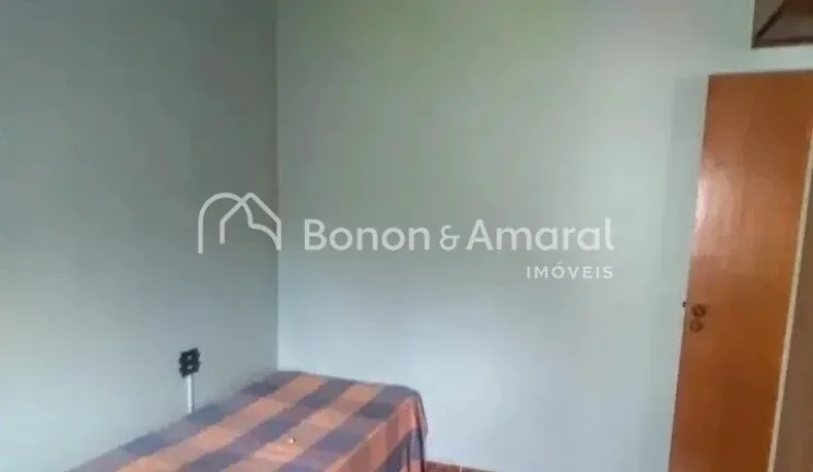 Imagem Terreno com duas casas construídas, ideal para morar e empreender. A casa frontal possui 45,69 m² ...