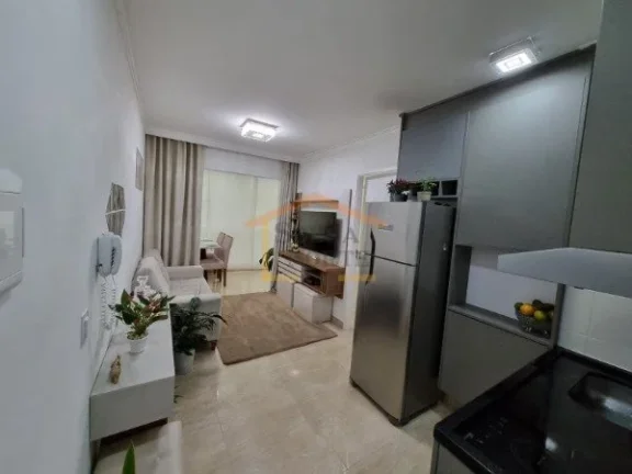 Imagem Um lindo apartamento em porcelanato, todo mobiliado, 1 dormitório, sala, sacada com vidros e persia...