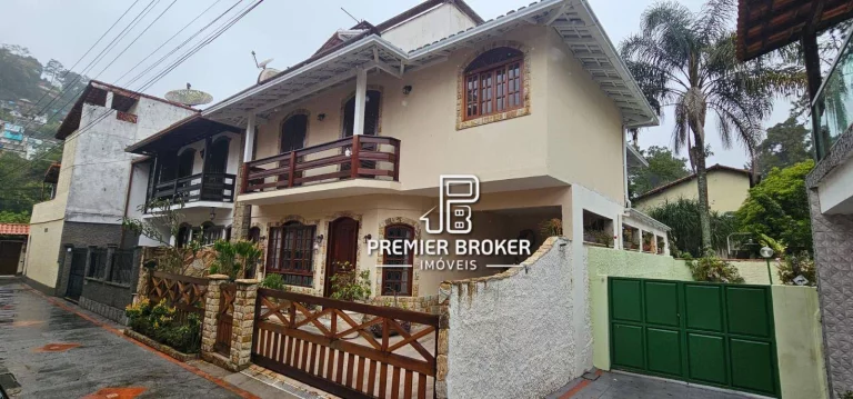 Imagem Casa com 5 dormitórios à venda, 100 m² por R$ 850.000,00 - Alto - Teresópolis/RJ