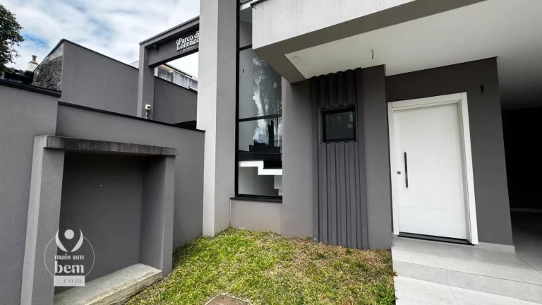 Imagem Sobrado triplex com 160 m², terraço com churrasqueira, 3 quartos (1 suíte), à venda por R$ 1.290.000 - São Lourenço - Curitiba/PR