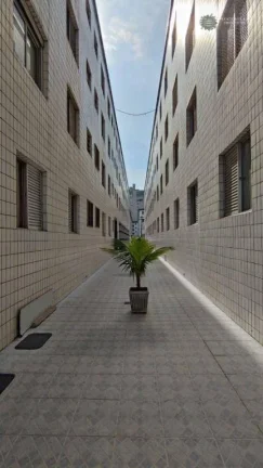 Imagem Oportunidade Única: Apartamento Compacto Pé na Areia no Jardim Guilhermina, Praia Grande!