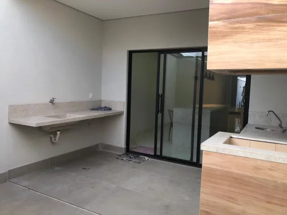 Imagem Imperdível casa à venda em São Paulo-SP, na Vila Prudente! 3 quartos, 3 suítes, 1 sala, 2 banheiros, 3 vagas de garagem. Confira!