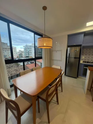 Imagem Apartamento a 250m do mar com 2 dormitórios sendo 2 suítes e 2 vagas de garagem em Bombinhas/SC