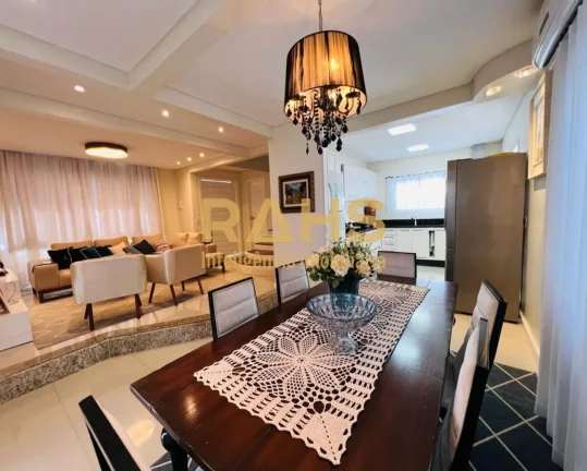 Imagem Sobrado Averbado, aceita financiamento, com 1 suíte e 3 quartos, 2 vagas de garagem à venda no bai...