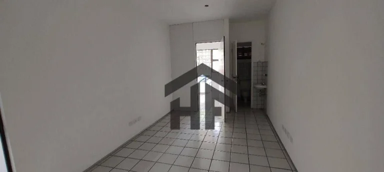 Imagem Casa Comercial para alugar ou vender, com 9 salas, localizada em Casa Forte, Recife - Pernambuco