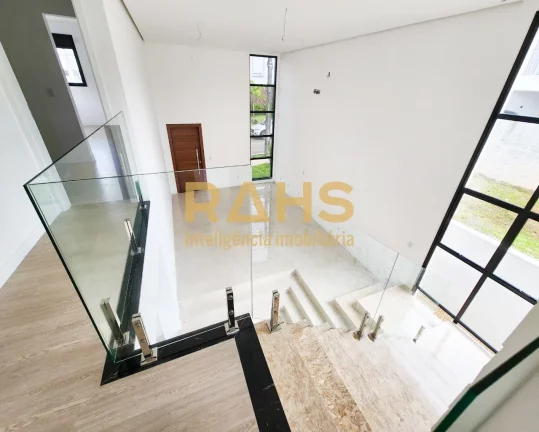 Imagem Maravilhoso Sobrado em Condomínio Fechado no bairro Vila Nova. Em um dos melhores condomínios resi...