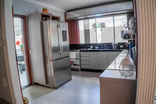 Imagem Imperdível: Casa à venda em Campo Grande-MS, Vila Palmira - 3 quartos, 1 suíte, 3 salas, 3 banheiros, 3 vagas, 169,84 m².