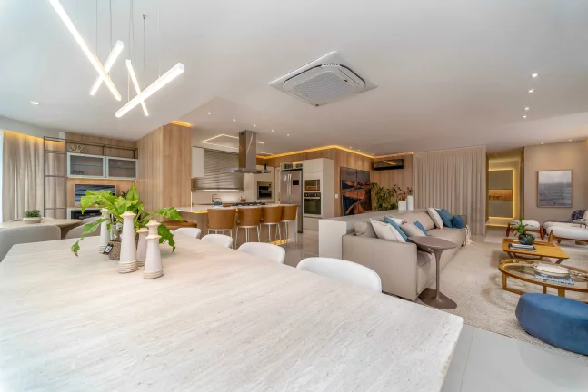 Imagem Apartamento com 4 dormitórios sendo 4 suítes e 4 vagas de garagem em Balneário Camboriú/SC