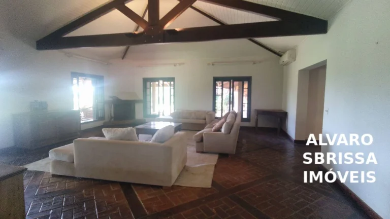 Imagem Sitio a venda em Itu SP com 4,7 alqueires ou 113.740 m², casa sede com 6 suítes, piscina e dois lagos maravilhosos, venha conhecer pessoalmente.