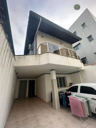 Imagem Sobrado com 3 dormitórios à venda, 125 m² por R$ 650.000 - Caiçara - Praia Grande/SP