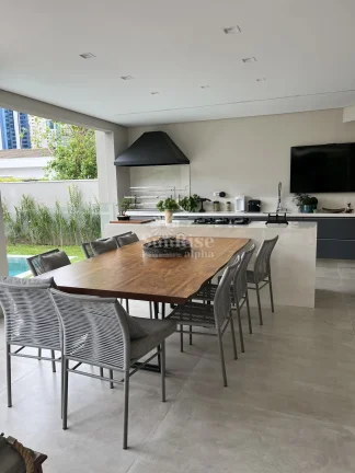 Imagem Casa à venda em Alphaville com 4 quartos e 4 vagas 705 m² por R$ 15.800.000 - Alpha 2 - Santana de Parnaíba/SP