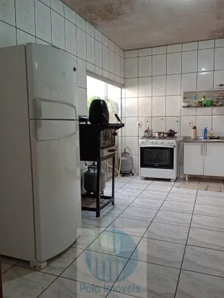 Imagem Casa térrea a venda R$ 270.000, bairro Presidente Dutra com 2 quartos sendo 1 suíte, 3 vagas de garagem em Ribeirão Preto - SP