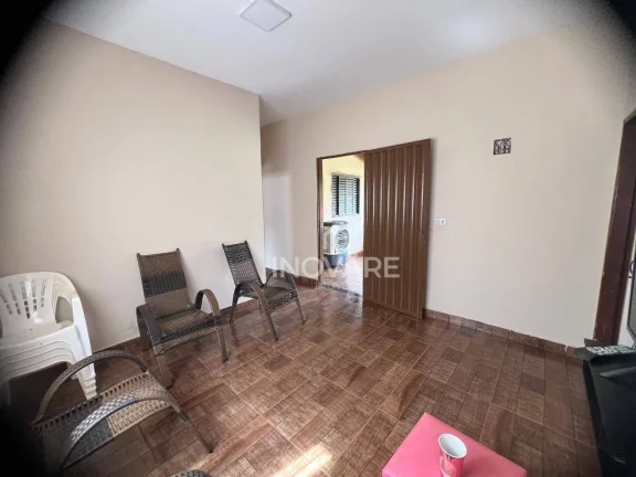 Rancho com 3 dormitórios à venda por R$ 230.000,00 - Village Imperial - Itumbiara/GO