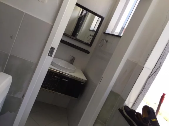 Imagem Casa à venda no bairro Coroa do Meio 4: 4 suítes, vista livre, piscina!