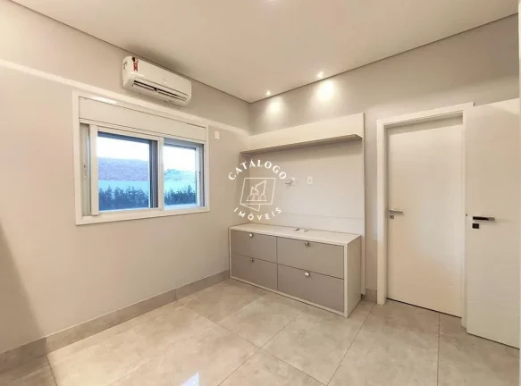 Imagem Casa em Condomínio a Venda no bairro Residencial e Empresarial Alphaville - Ribeirão Preto, SP