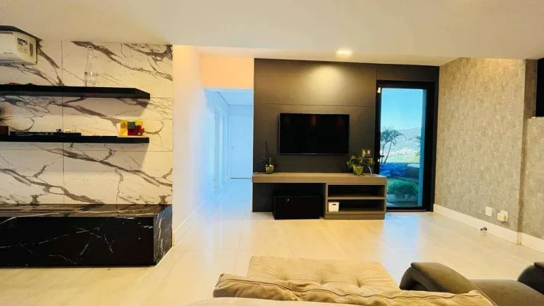 Imagem Casa à Venda, 300m2, 4 Dormitórios (2 suites), 2 Vagas,Trindade, Florianópolis/SC