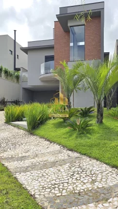 Imagem Casa em Condomínio, 217m2 / 378 área, Piscina, 04 suítes, Excelente projeto