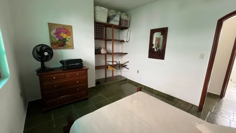 Imagem CASA EM CONDOMINIO FECHADO COM 3 DORMITÓRIOS,2 VAGAS DE GARAGEM,SALA 2 AMBIENTES