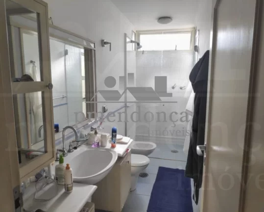 Imagem Apartamento com living para 02 ambientes, amplas janelas, lavabo, dormitórios ricos em armários, b...