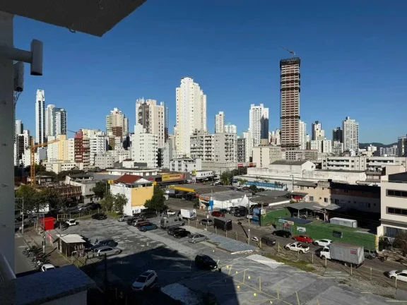 Imagem Apartamento mobiliado com 2 dormitórios sendo 1 suíte e 1 vaga de garagem em Balneário Camboriú