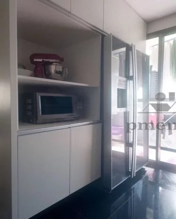 Imagem Apartamento com 93m2, planta original com 3 dts, sendo que foi aberto e feito apenas um dormitorio, ...