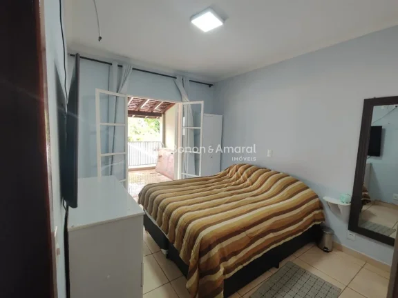 Imagem Encantador sobrado disponível em um dos bairros mais tradicionais e bem localizados de Campinas. Co...