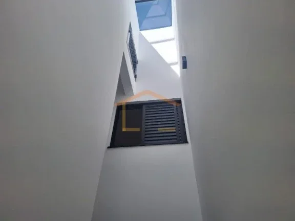 Imagem Sobrado 3 dormitórios, sendo 1 suíte, sala espaçosa, cozinha funcional, 2 lavabos, banheiro socia...