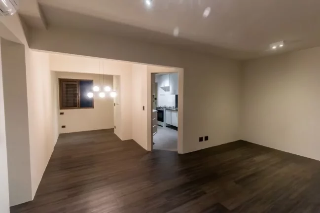 Imagem Apartamento reformado à venda na Vila Olímpia.