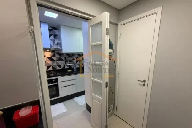 Imagem Apartamento com 120 m² de área útil, 3 dormitórios, sendo 3 suites com armários, sala para dois...